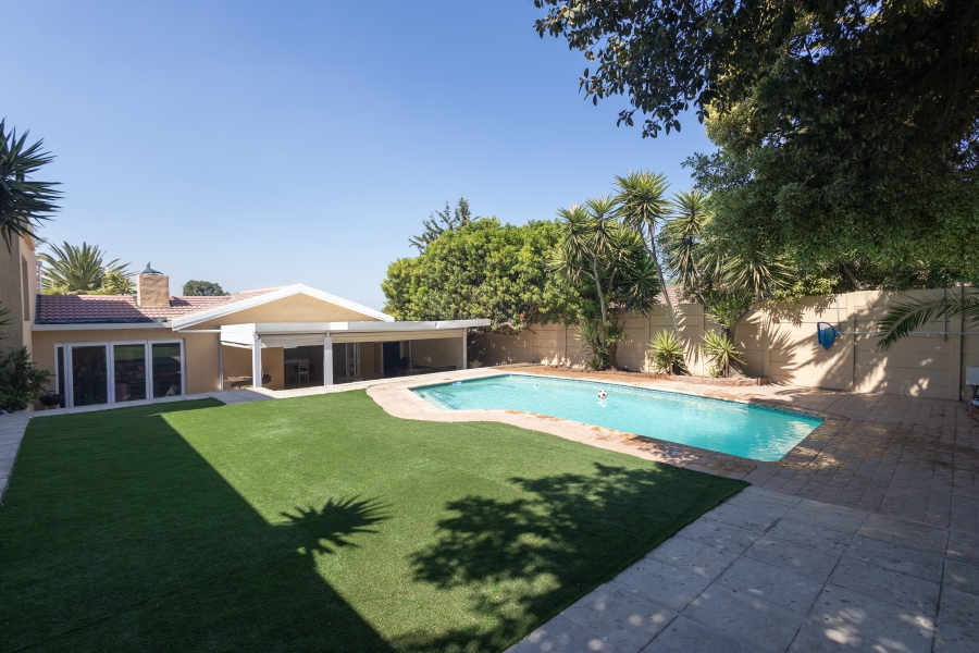 4 Bedroom Property for Sale in Flamingo Vlei Western Cape